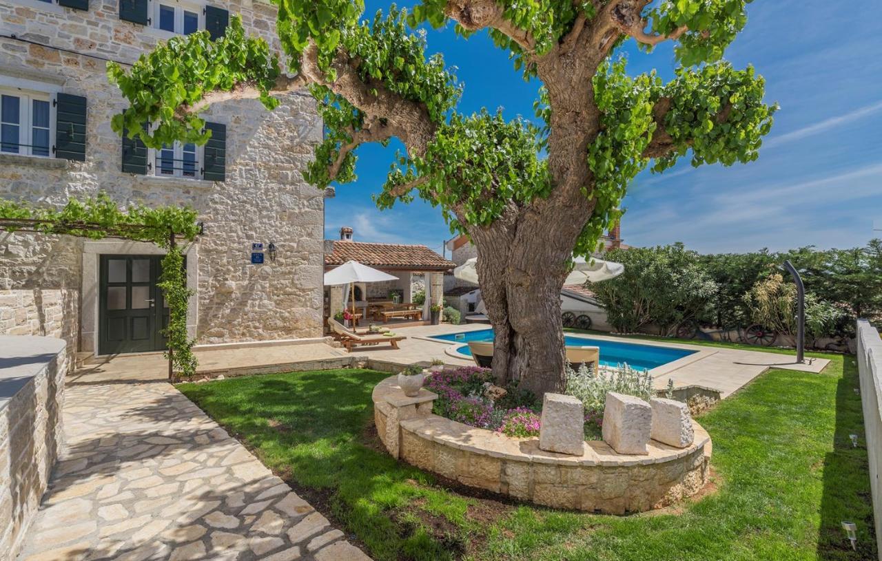 Beautiful Stone House - Villa Parentium With Private Pool Dračevac Esterno foto