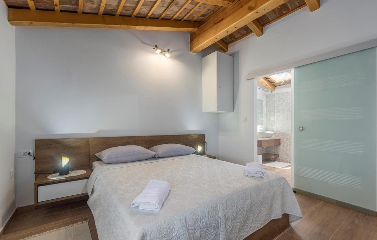 Beautiful Stone House - Villa Parentium With Private Pool Dračevac Esterno foto
