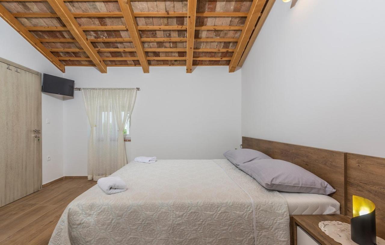 Beautiful Stone House - Villa Parentium With Private Pool Dračevac Esterno foto